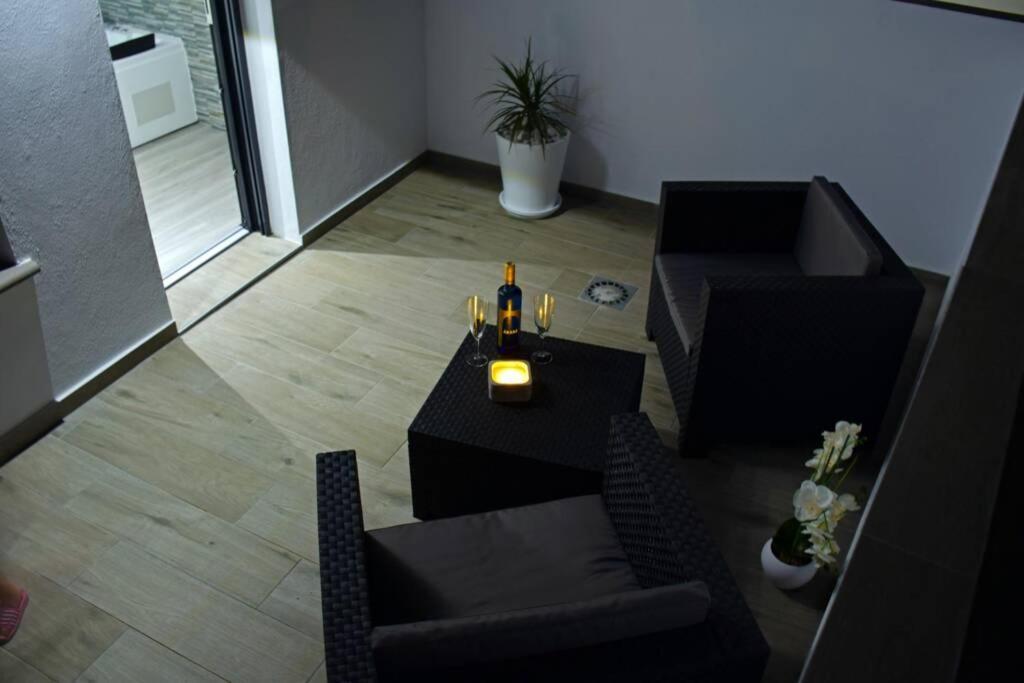 Alojamientos Lola, Suite con jacuzzi Benalup - Casas Viejas Exterior foto