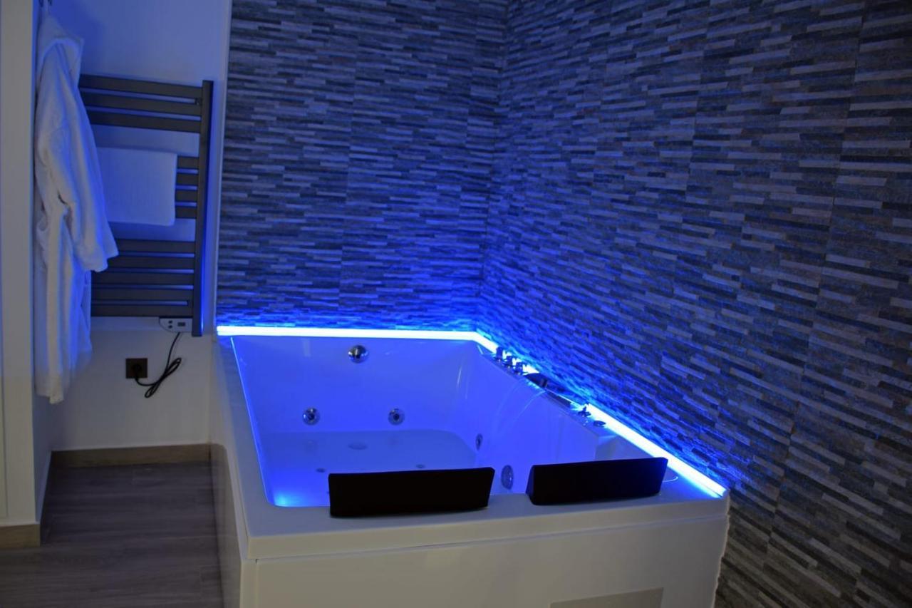 Alojamientos Lola, Suite con jacuzzi Benalup - Casas Viejas Exterior foto